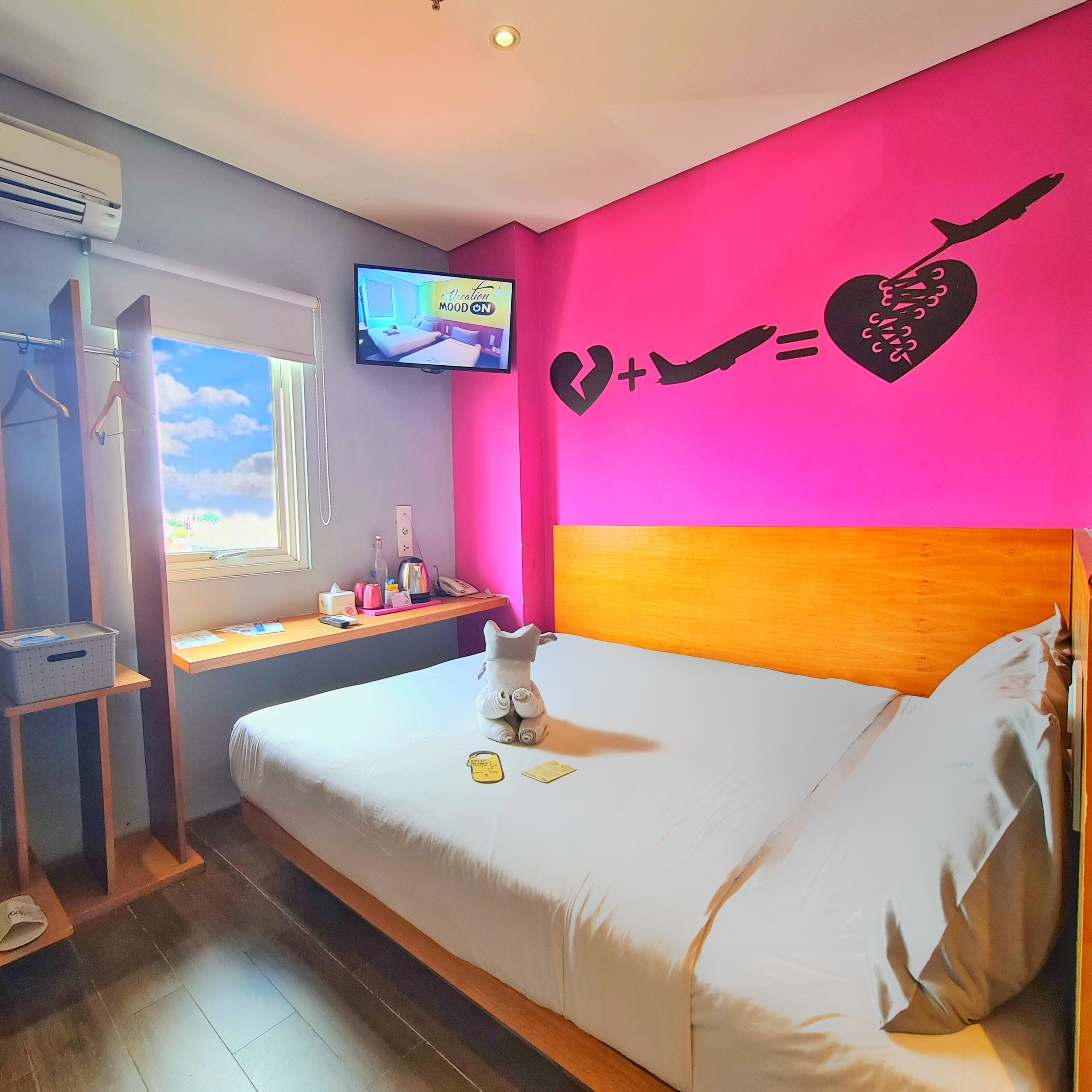 Room image description